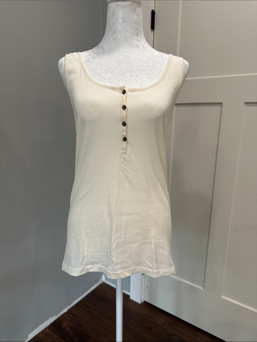 Old Navy Ivory Ribbed Button-Front Tank Top